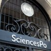 7 octobre : à Sciences Po, le recueillement se fait une place discrète au milieu de l’hystérie militante