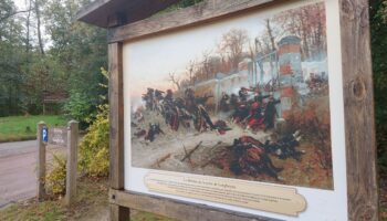 80 ans après son retrait par les Allemands, Rueil-Malmaison repose une plaque en hommage aux soldats de 1870