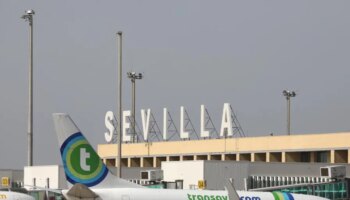 Aena licita las obras de la cubierta de la terminal del Aeropuerto de Sevilla