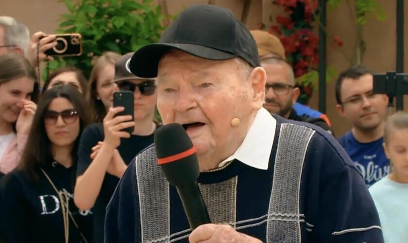 Ältester Kandidat jemals: Standing Ovations bei DSDS: Dieser 92-jährige Kandidat rührt die Jury zu Tränen