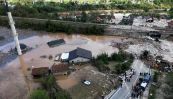 Bosnie-Herzégovine : au moins 16 morts, des maisons englouties... les images des terribles inondations