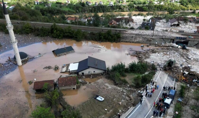 Bosnie-Herzégovine : au moins 16 morts, des maisons englouties... les images des terribles inondations