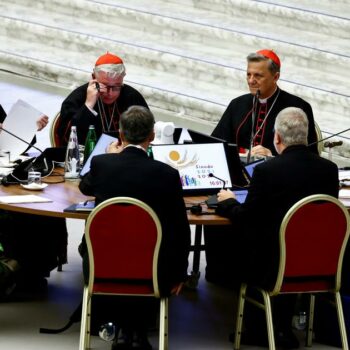 Comment le pape tente de garder la main sur la réforme de l’Église