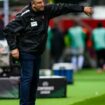 Trainer Frank Schmidt startete erfolgreich mit dem 1. FC Heidenheim in die Ligaphase der Conference League. Foto: Tom Weller/dpa