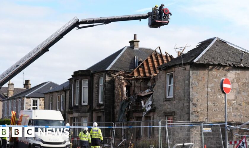 Days of disruption expected after fatal flat explosion