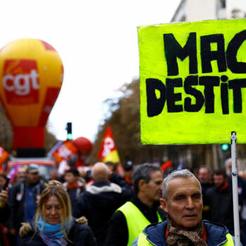 Destitution d’Emmanuel Macron : la commission des lois rejette massivement la proposition de LFI