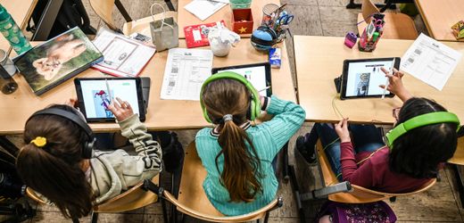 Digitalpakt an Schulen: Bettina Stark-Watzinger sieht Start von Digitalpakt in Gefahr