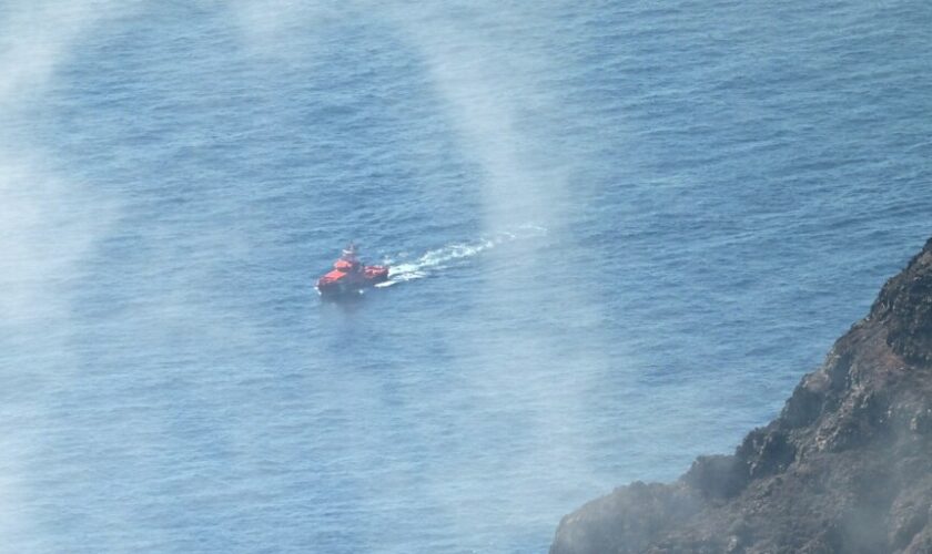 El Hierro, una isla de luto que sigue buscando a vivos y desaparecidos en sus costas