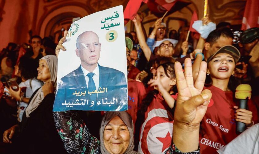 En Tunisie, l’écrasante victoire du sortant Kaïs Saïed