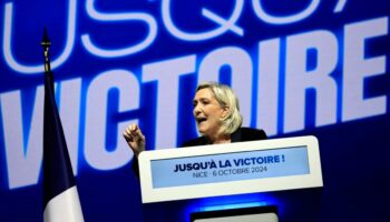 En meeting à Nice, Marine Le Pen cogne sur « le parti unique » et rêve de nouvelles élections