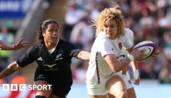 Ellie Kildunne scoring against New Zealand