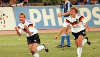 Das Trikot von Andreas Brehme (l) ist bald im Deutschen Fußballmuseum zu sehen. Foto: Frank Kleefeldt/dpa