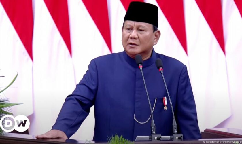 Indonesia: Ex-general Prabowo Subianto sworn in as president