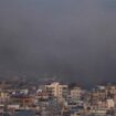 Israel bombardea cuatro veces el sur de Beirut, provocando enormes colas de humo en la capital libanesa