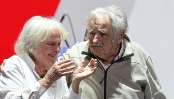 José Mujica reaparece en un acto de cierre de campaña: "Hay que trabajar por la esperanza"