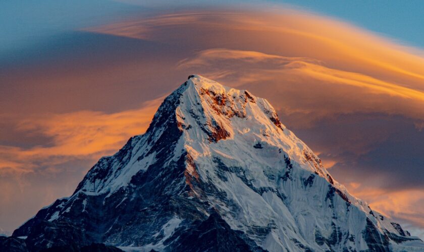 L'Everest continue de prendre de la hauteur chaque année