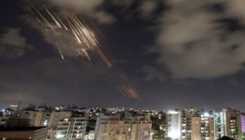 L’Iran lance une pluie de missiles sur les grandes villes d’Israël