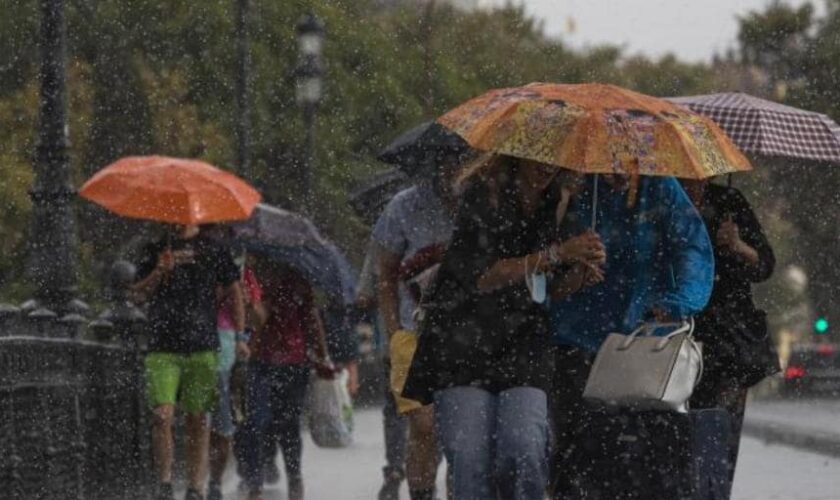 La Aemet avisa de la llegada de frío y lluvias a España este fin de semana: estas son las zonas más afectadas