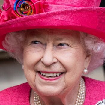 Late Queen's final moments laid bare by aide at her bedside 