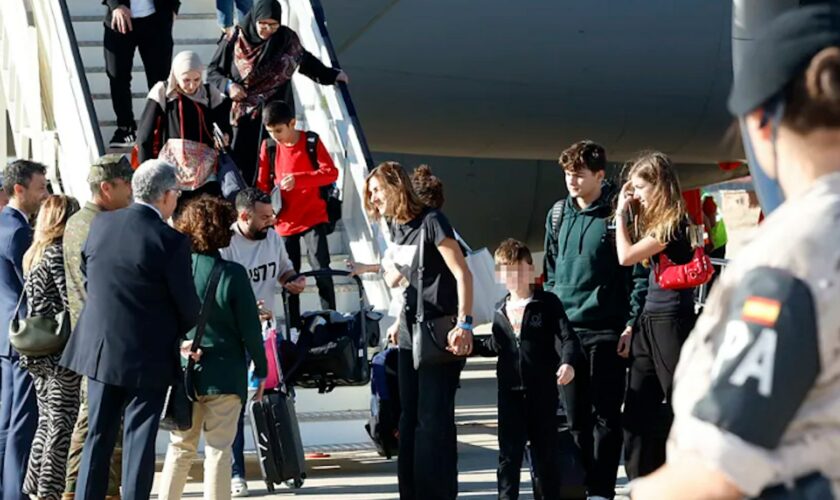 Llegan a Madrid los dos aviones militares procedentes del Líbano con más 200 españoles evacuados