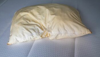 'Magic' £1 trick melts away grim yellow pillow stains in minutes