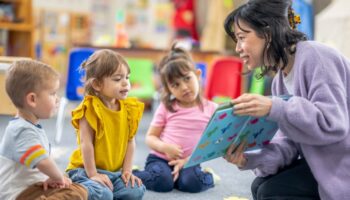 Maltraitance en crèche : le lancer d’enfant désormais plus encadré