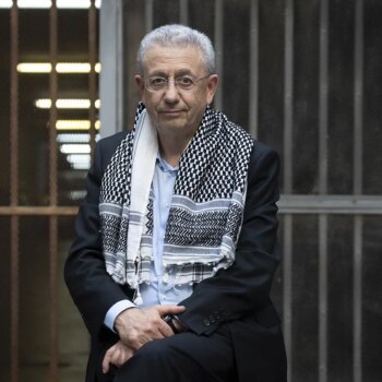 Mustafa Barghouti, ex ministro palestino: "Israel tiene que sentir que el coste de su ocupación es mayor que los beneficios"