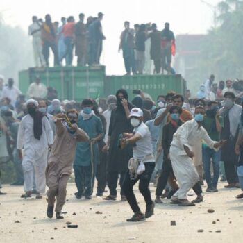 Pakistan: Police detain Khan ally during protest — party