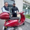 Simple associatif ou futur candidat ? Ali Aram et sa Vespa rouge sèment le trouble à deux ans des municipales