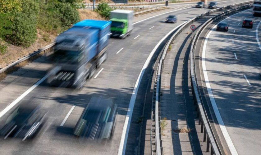 Die Strecke ist nach Angaben der Autobahn HGmbH bereits seit 2017 sanierungsbedürftig. (Archivbild) Foto: Fabian Sommer/dpa