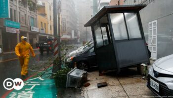 Taiwan: 'Weird' Typhoon Krathon lands on west coast