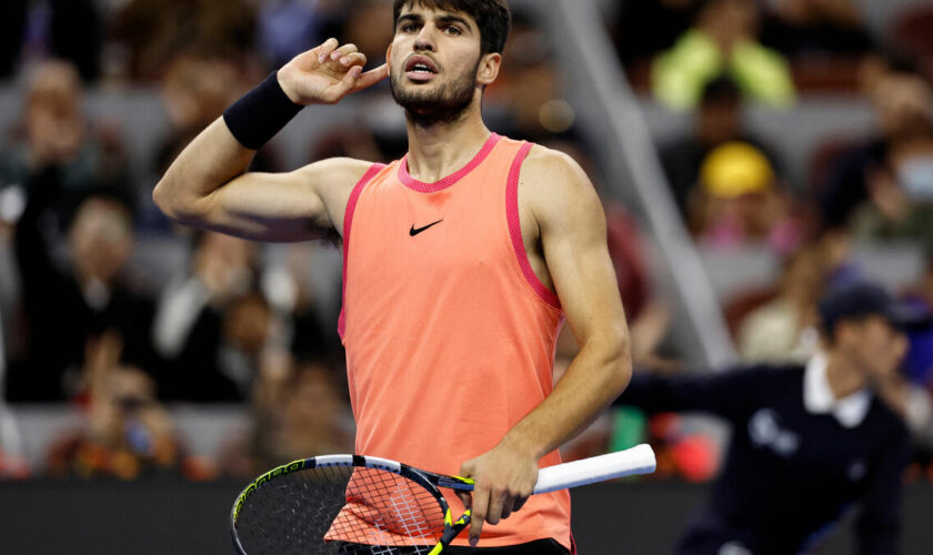 Tennis : la vidéo du point fabuleux d’Alcaraz, vainqueur de Sinner, dans le tie-break décisif à Pékin