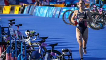 Triathlon : l’incroyable doublé de Cassandre Beaugrand, sacrée championne du monde après l’or olympique