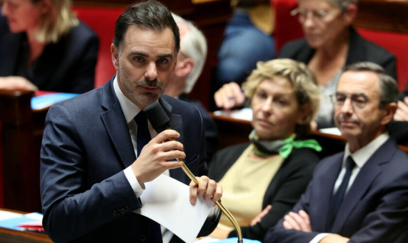 Un budget 2025 réécrit puis rejeté en commission, prélude à des débats houleux à l'Assemblée