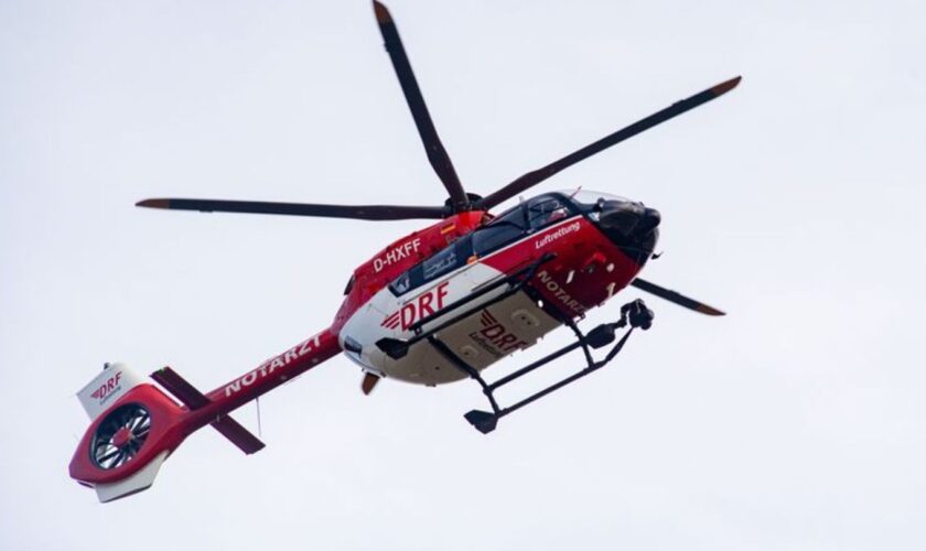 Eine Autofahrerin wird bei einem Unfall im Landkreis Ostallgäu schwer verletzt. (Symbolbild) Foto: Stefan Sauer/dpa