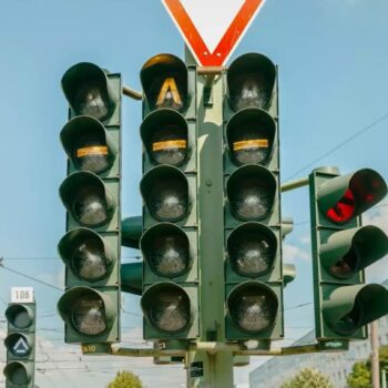 Verkehrswissen: "A"-Zeichen an der Ampel: Wissen Sie, was der Buchstabe bedeutet?