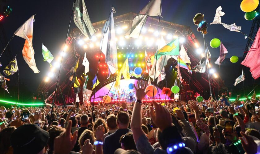 Fans slam ‘outrageous’ Glastonbury ticket queue system as festival sells out in 37 minutes