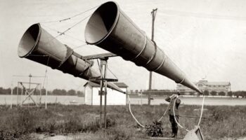 Dans les années 1920, les radars étaient humains et guettaient les avions ennemis