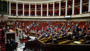 En direct : journée décisive pour le gouvernement Barnier, les motions de censure examinées à 16 h