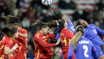 Football : les Bleues une nouvelle fois surclassées par les Espagnoles