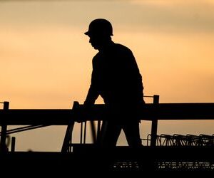 Arbeitsmarkt: Zahl geleisteter Überstunden war noch nie so niedrig