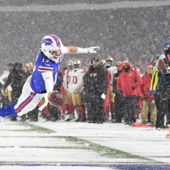 Josh Allen has TDs passing, dashing and receiving as Payments rout 49ers 35-10 in snow, clinch AFC East