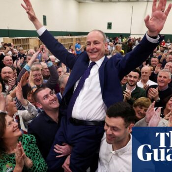 Centre-right Fianna Fáil and Fine Gael set to retain power in Ireland