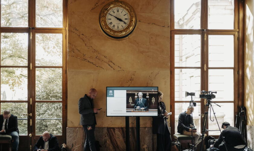 Pourquoi faut-il attendre 48 heures entre le dépôt d’une motion de censure et son vote ?