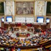 Michel Barnier menacé de censure par une Assemblée divisée en trois blocs