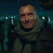 « Star Wars : Skeleton Crew » : Jude Law s’amuse dans cette série délicieusement rétro