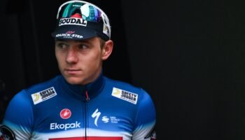 Remco Evenepoel, double médaillé d’or aux JO de Paris, victime d’un accident craint de tous les cyclistes