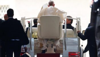 Vatikan: Papst Franziskus steigt auf Elektrofahrzeug um