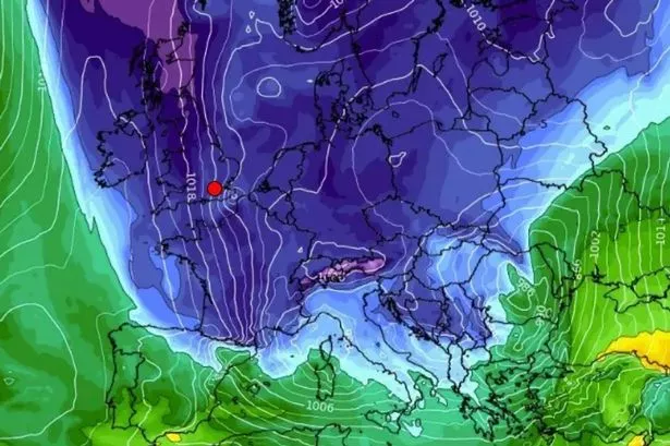 UK snow: New maps reveal Arctic plunge to engulf Britain just days before Christmas