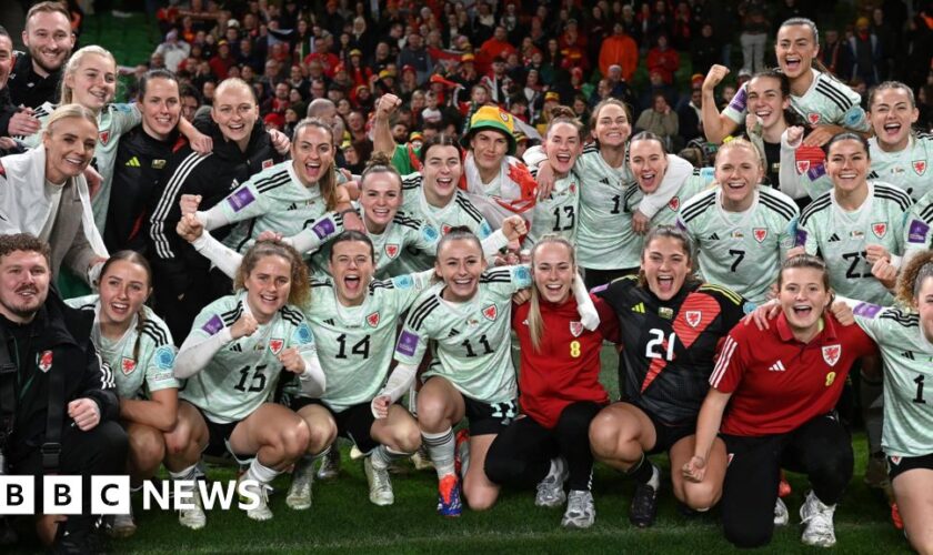 Celebrations as Wales make history qualifying for Euros